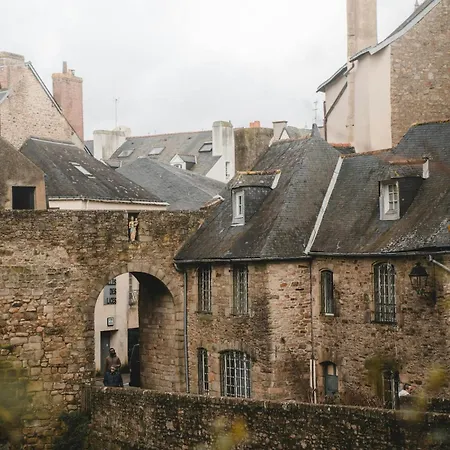 Proche Centre-ville Apartamento Vannes